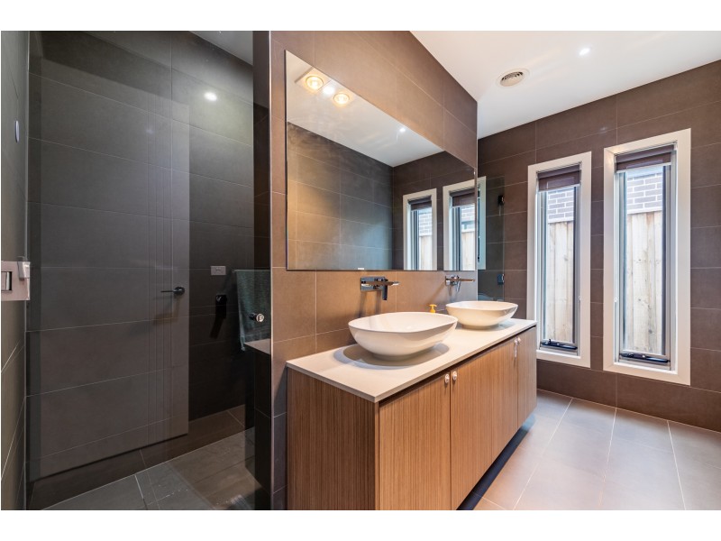 65 Granvia circuit, Burnside VIC 3023