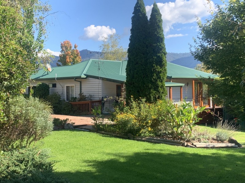 29 Fairway Avenue, Mount Beauty VIC 3699