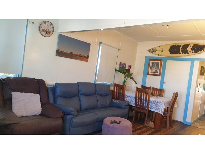 567 Oxley Ave, Scarborough QLD 4020