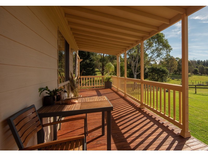 35 Pear Tree Place, Moruya NSW 2537