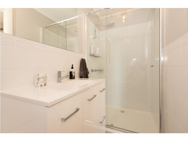 35 Pear Tree Place, Moruya NSW 2537