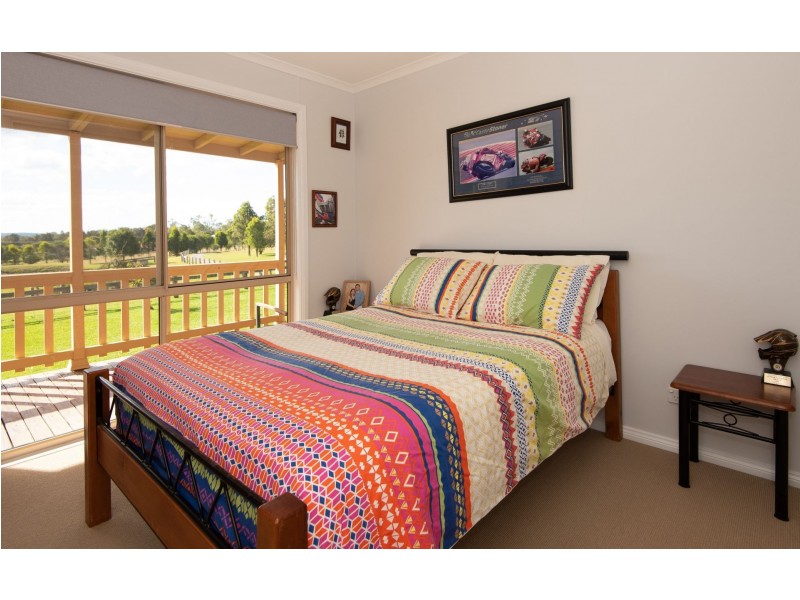 35 Pear Tree Place, Moruya NSW 2537