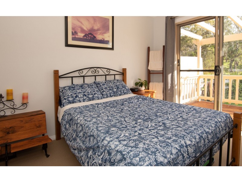 35 Pear Tree Place, Moruya NSW 2537