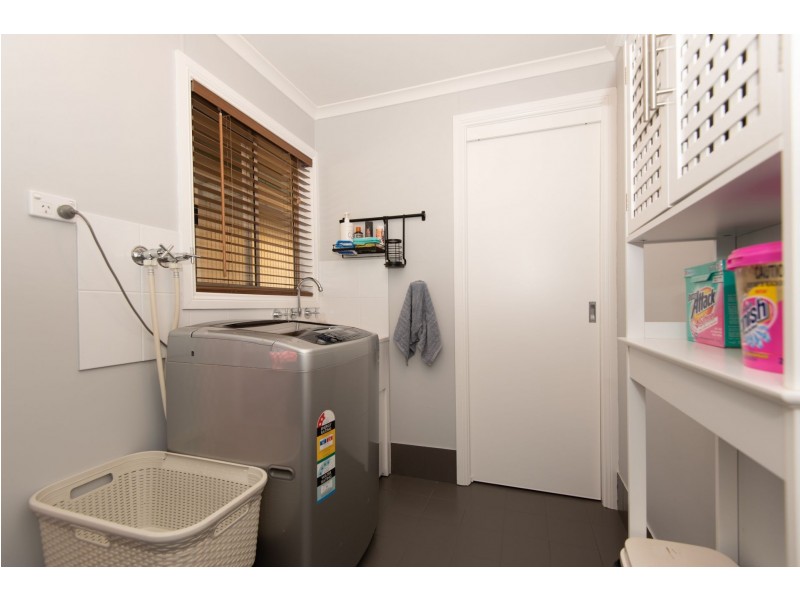 35 Pear Tree Place, Moruya NSW 2537