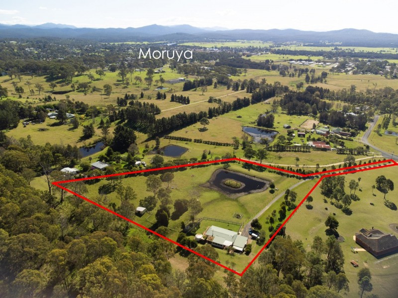 35 Pear Tree Place, Moruya NSW 2537