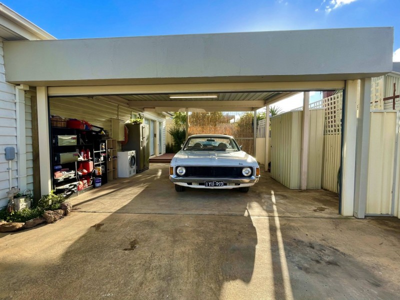 16 McLachlan Street, Kangaroo Flat VIC 3555