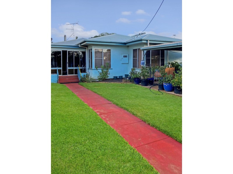 100 Parry St, Charleville QLD 4470