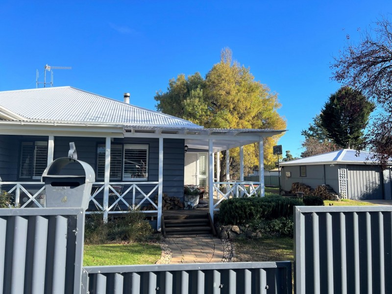 4 Bent st, Berridale NSW 2628