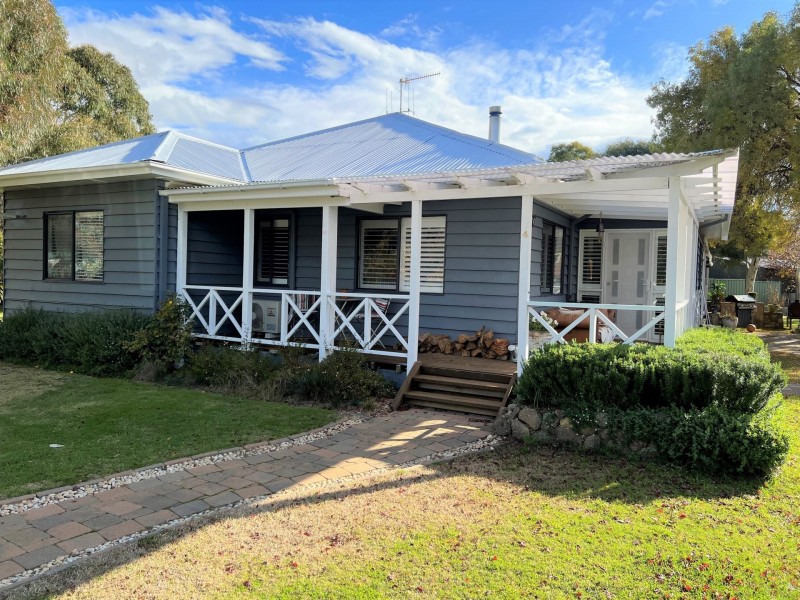 4 Bent st, Berridale NSW 2628