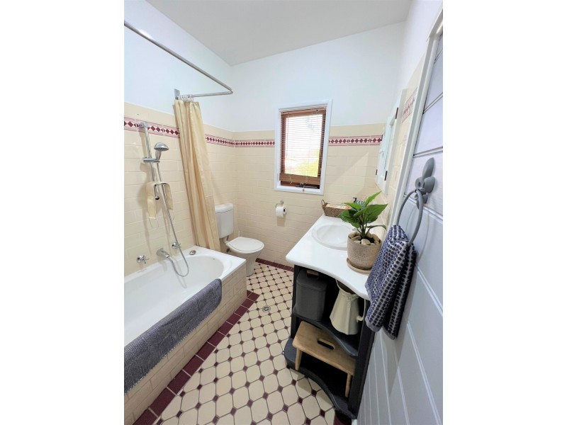 4 Bent st, Berridale NSW 2628