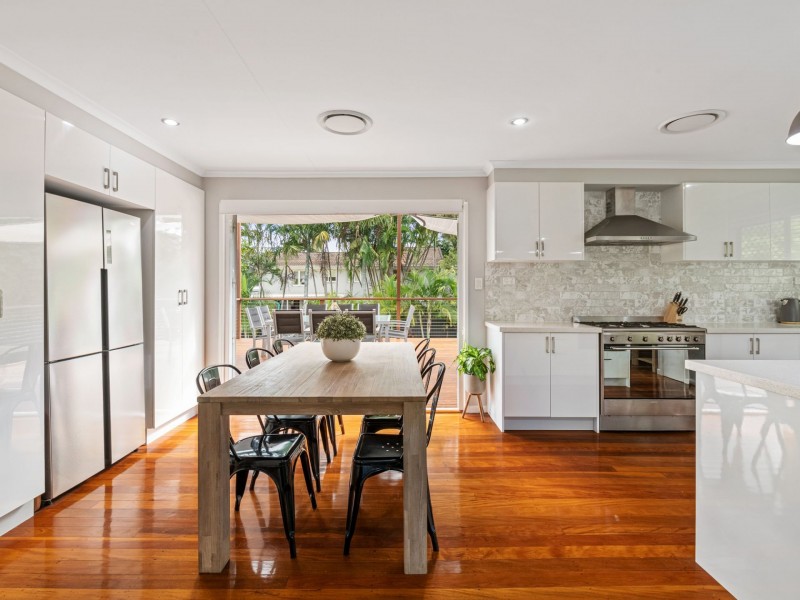 16 Lawson Street, Woodridge QLD 4114