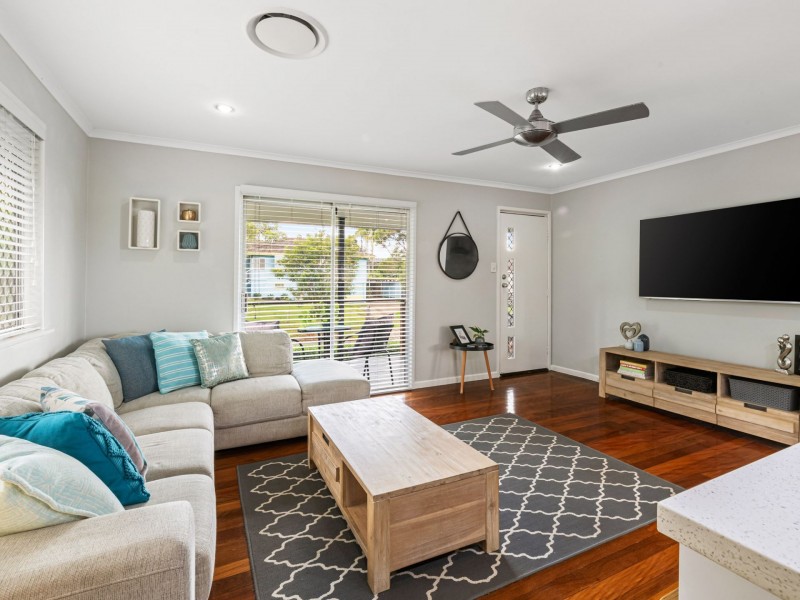 16 Lawson Street, Woodridge QLD 4114