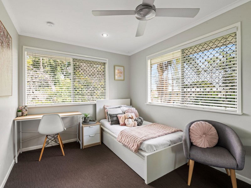 16 Lawson Street, Woodridge QLD 4114