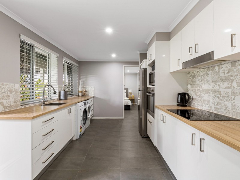 16 Lawson Street, Woodridge QLD 4114