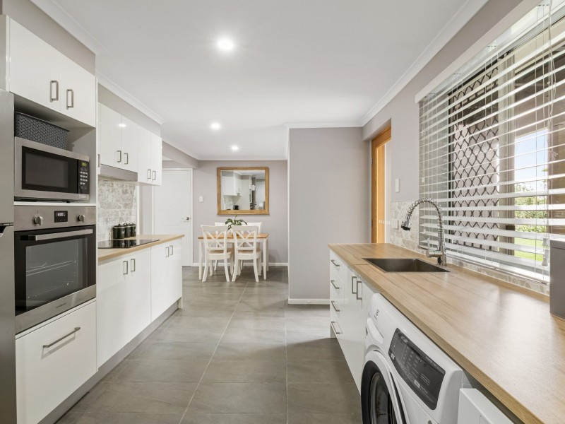 16 Lawson Street, Woodridge QLD 4114