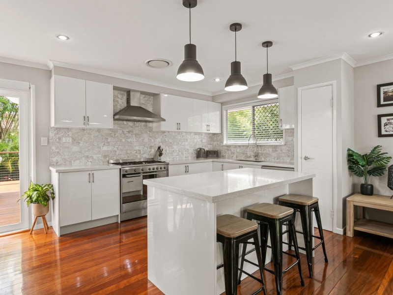 16 Lawson Street, Woodridge QLD 4114