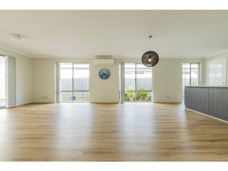 14 Narloo Way, Golden Bay WA 6174