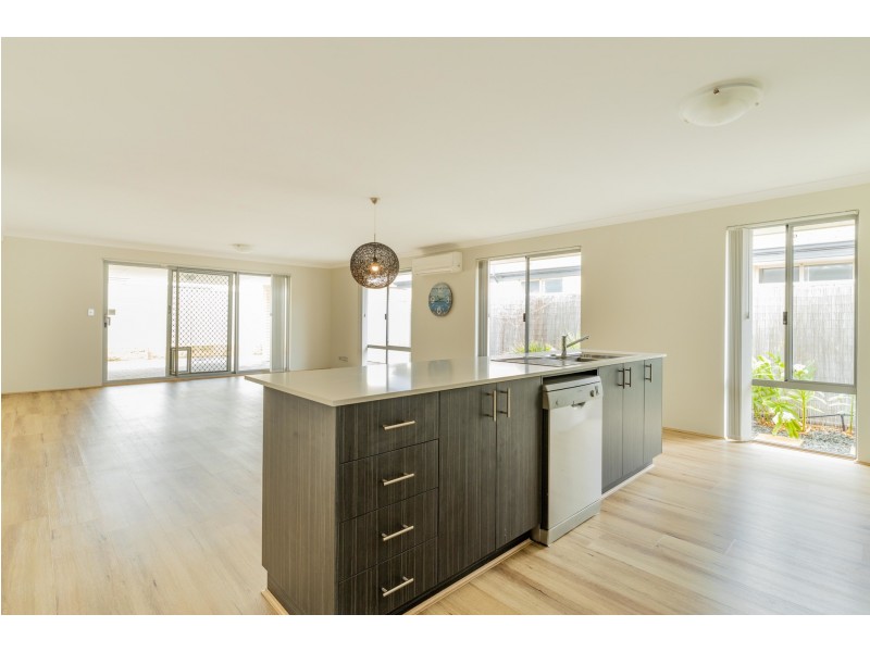 14 Narloo Way, Golden Bay WA 6174