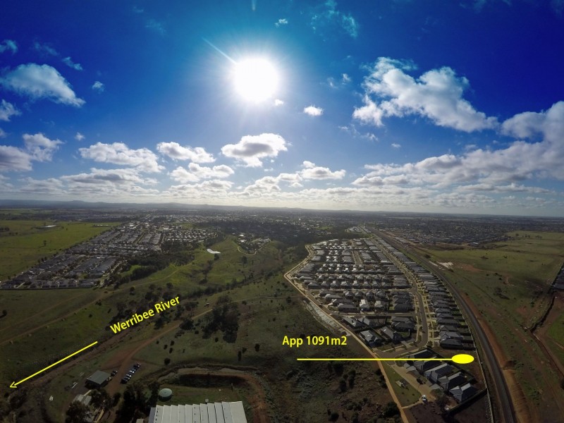 223 james melrose drive, Brookfield VIC 3338