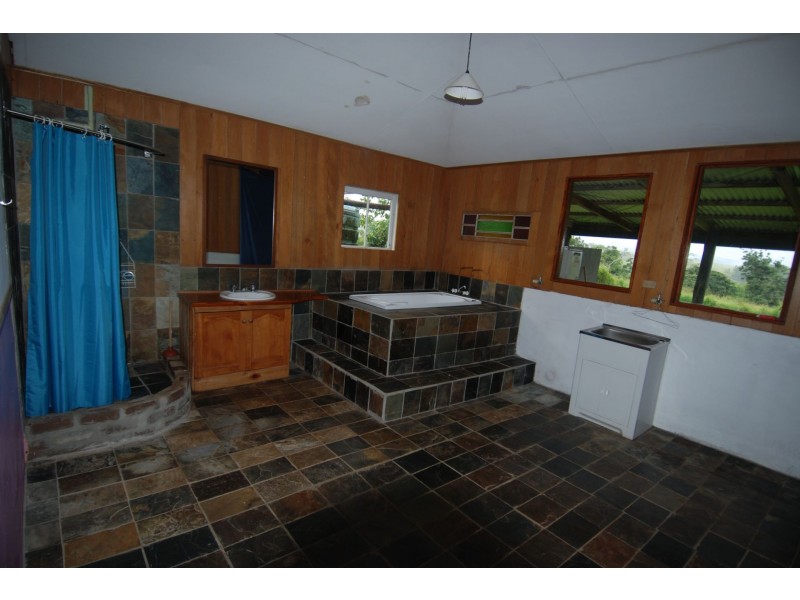 217 brooks road, Mungalli QLD 4886