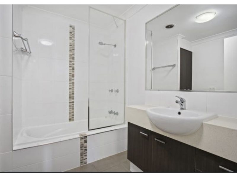 6/24-26 Proud St, Labrador QLD 4215