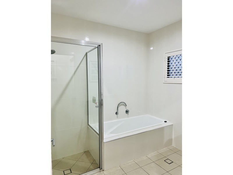 43 Aurelia Road, Palm Cove QLD 4879