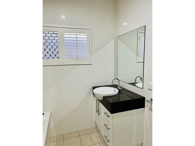 43 Aurelia Road, Palm Cove QLD 4879