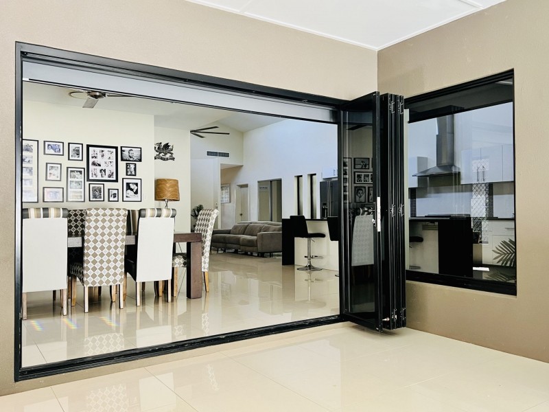 43 Aurelia Road, Palm Cove QLD 4879