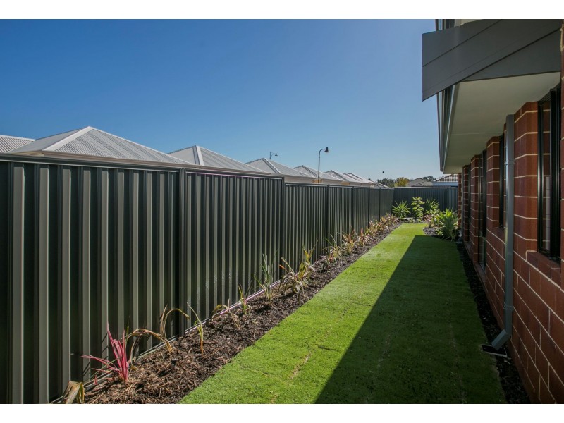 23 Vermont Grove, Wellard WA 6170