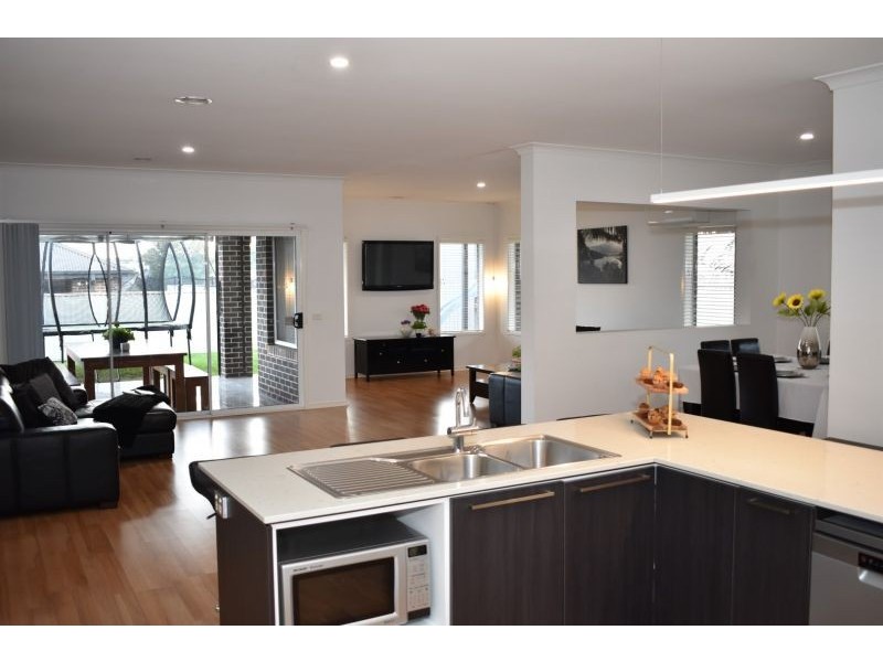 27 The Circuit, Pakenham VIC 3810