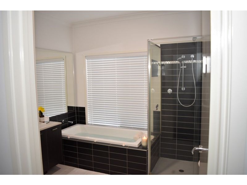 27 The Circuit, Pakenham VIC 3810