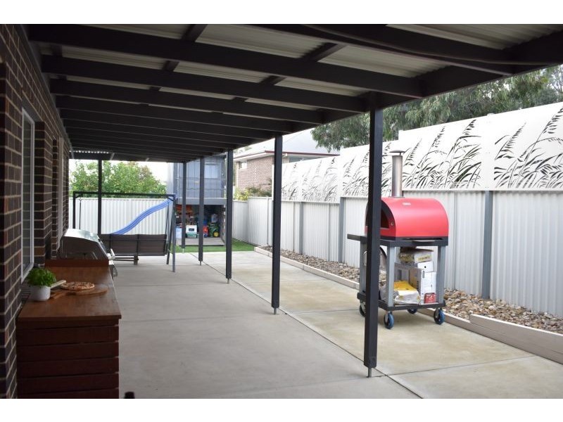 27 The Circuit, Pakenham VIC 3810