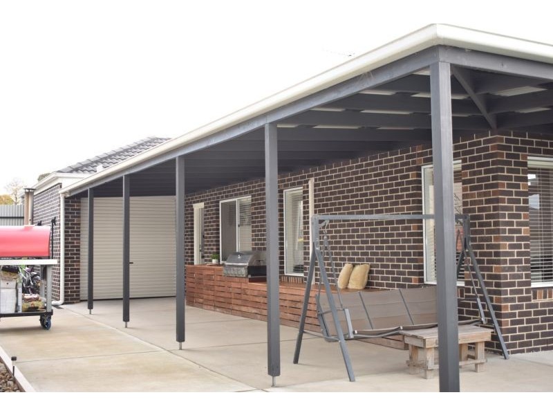 27 The Circuit, Pakenham VIC 3810