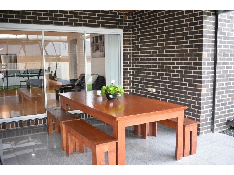 27 The Circuit, Pakenham VIC 3810