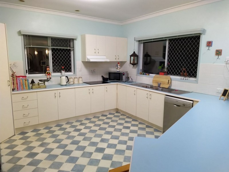 17 Grevillea Drive, Granville QLD 4650