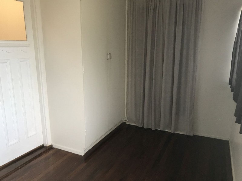 111 Livingstone St, Berserker QLD 4701