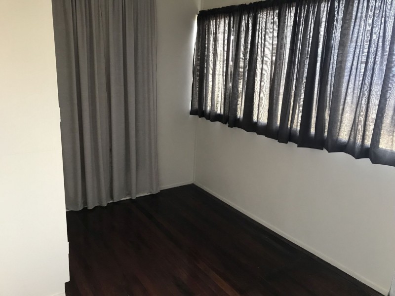 111 Livingstone St, Berserker QLD 4701