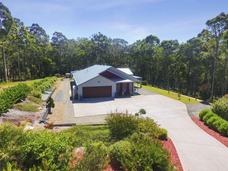 8 Woodlot Place, Batehaven NSW 2536