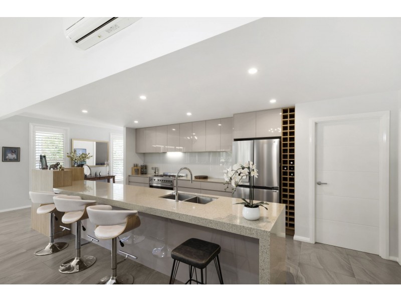 8 Woodlot Place, Batehaven NSW 2536