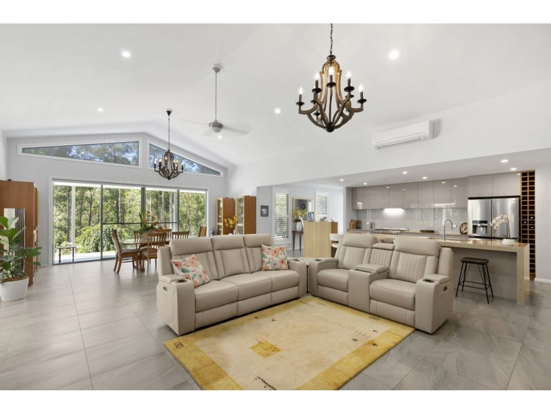 8 Woodlot Place, Batehaven NSW 2536