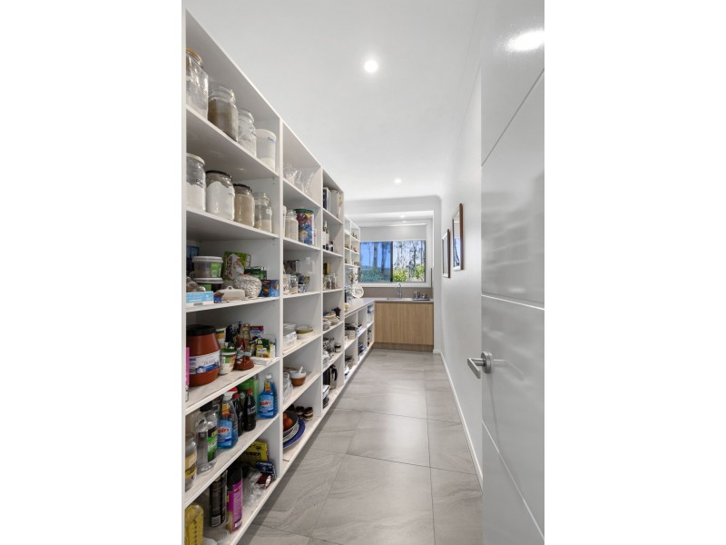 8 Woodlot Place, Batehaven NSW 2536