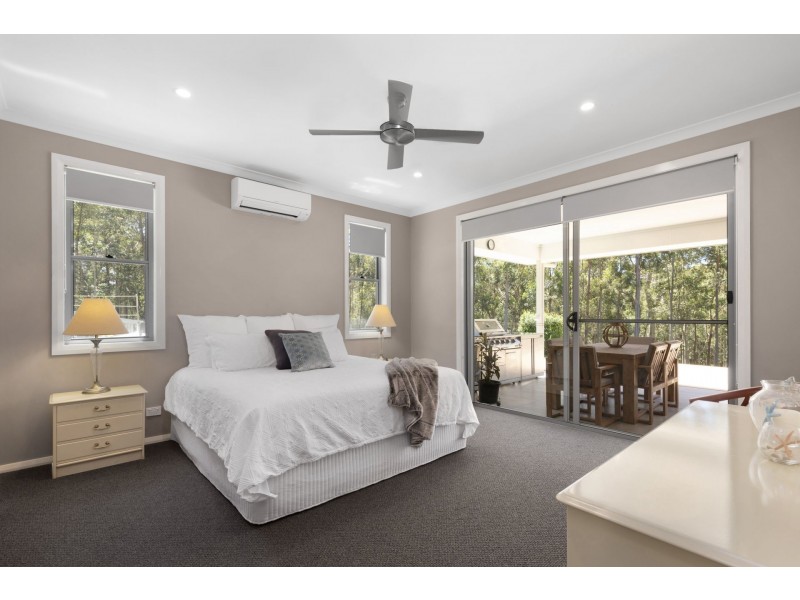 8 Woodlot Place, Batehaven NSW 2536
