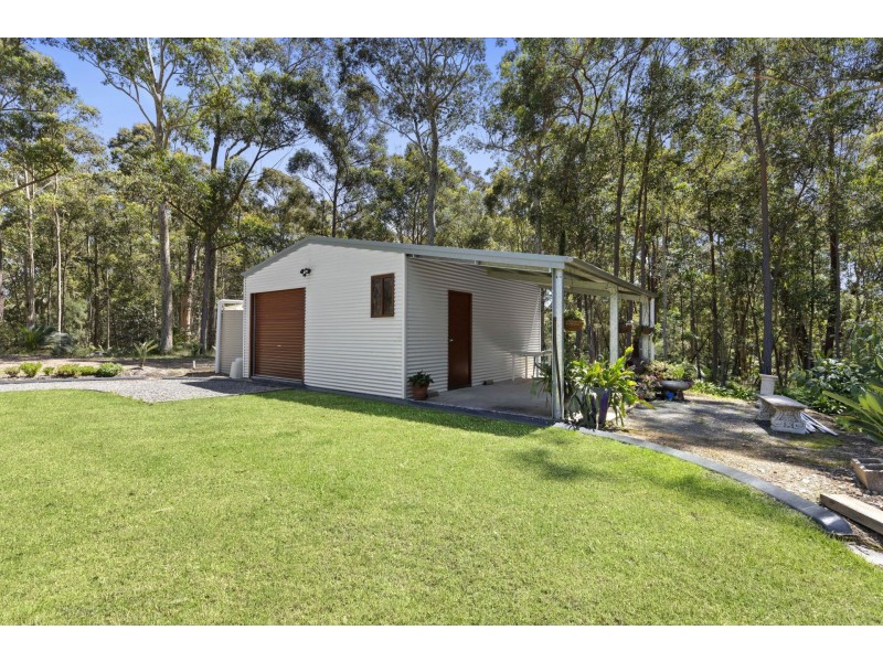 8 Woodlot Place, Batehaven NSW 2536