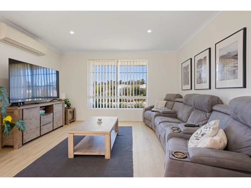 27 Resolve crescent, Eaton WA 6232