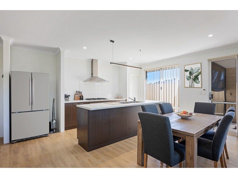 27 Resolve crescent, Eaton WA 6232