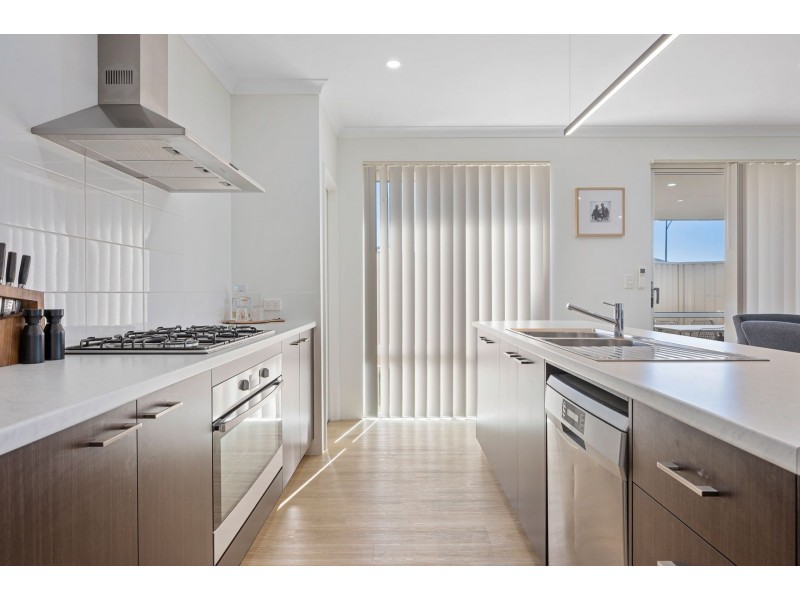 27 Resolve crescent, Eaton WA 6232