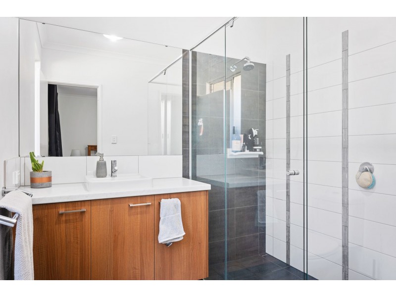 27 Resolve crescent, Eaton WA 6232