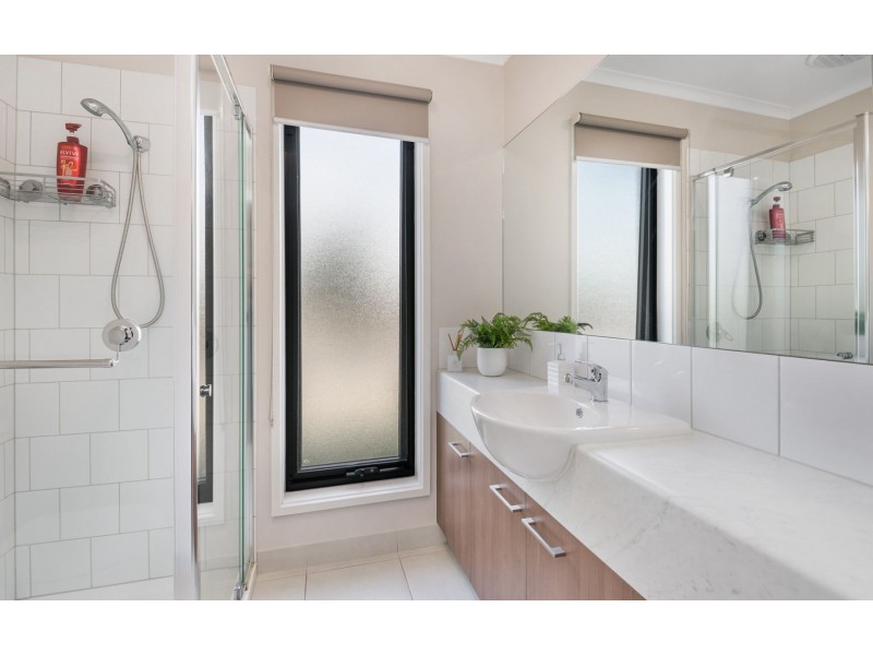 21 Blue Wren Boulevard, Kangaroo Flat VIC 3555