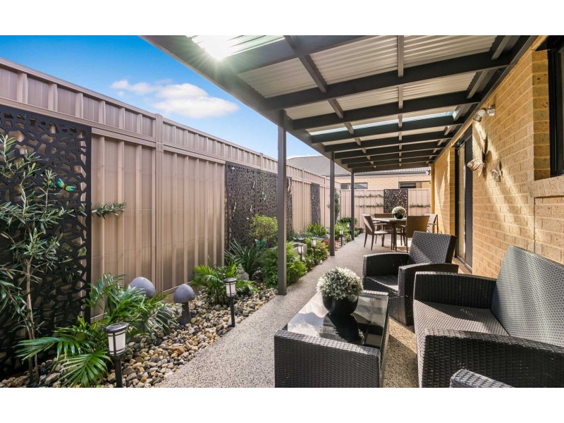21 Blue Wren Boulevard, Kangaroo Flat VIC 3555