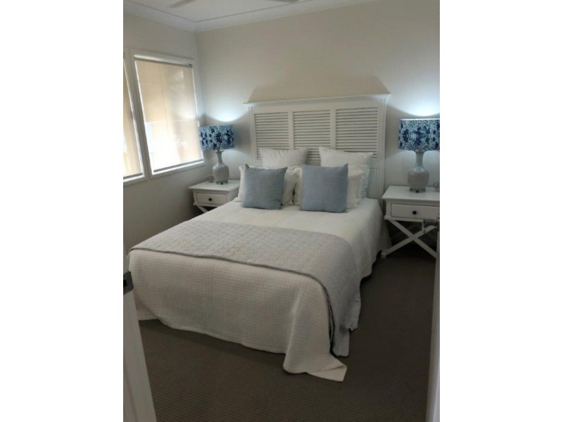 124/2-20 Island View Drive, Urangan QLD 4655